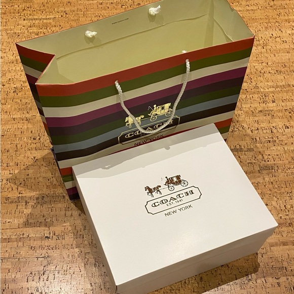 Coach “Canteen” purse - Picture 5 of 6